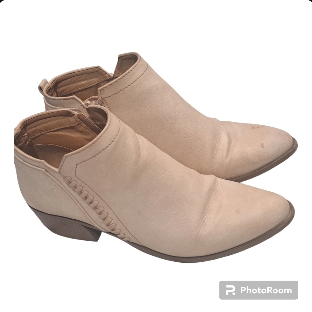 Qupid Nude/Cream Ankle Booties size 9 - Picture 3 of 4